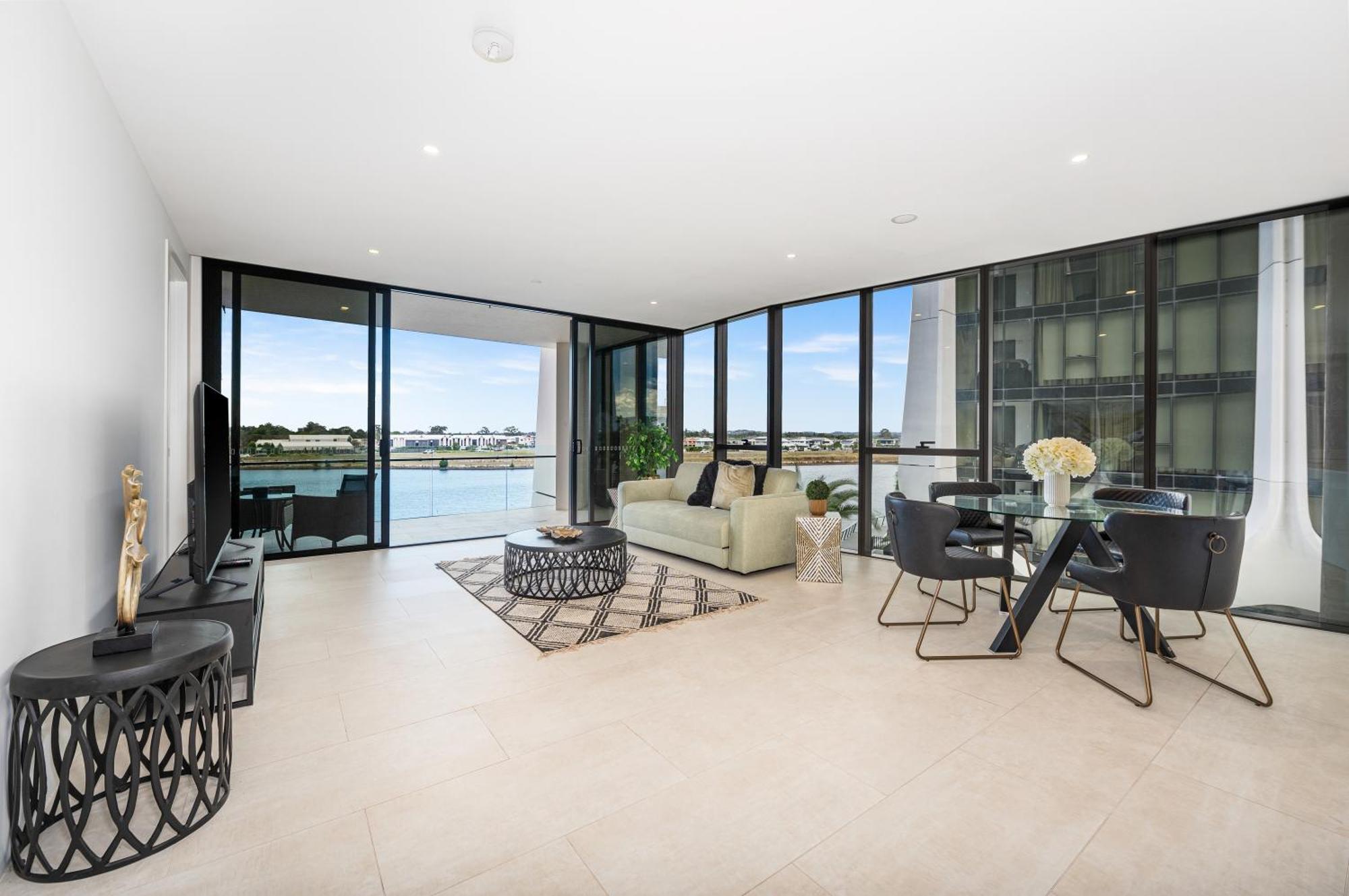The Lanes A Life Of Luxury. * Gold Coast